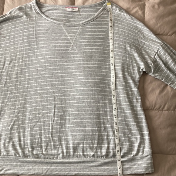 Andree by Unit Gray and White Stripped Top - Picture 5 of 8